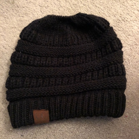 Beanie lot (3) black, blue, wine - Picture 3 of 5